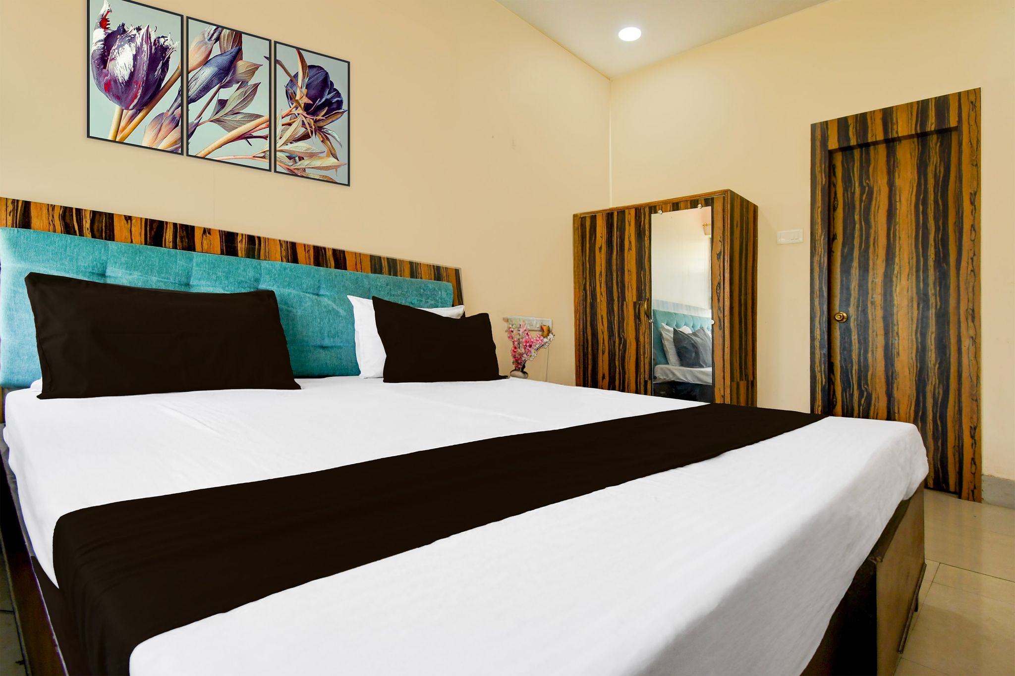 Hotel O by OYO The Grand Patliputra Classic 6