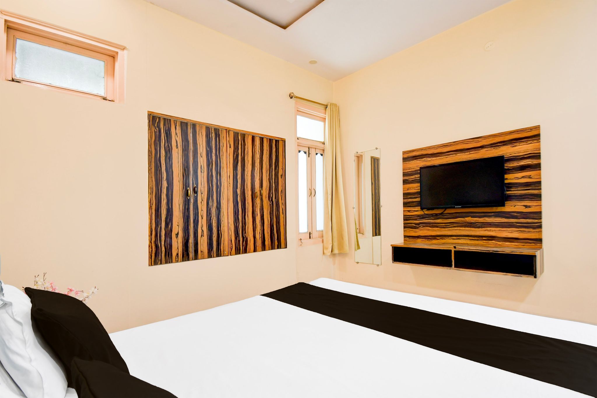 Hotel O by OYO The Grand Patliputra Classic 4