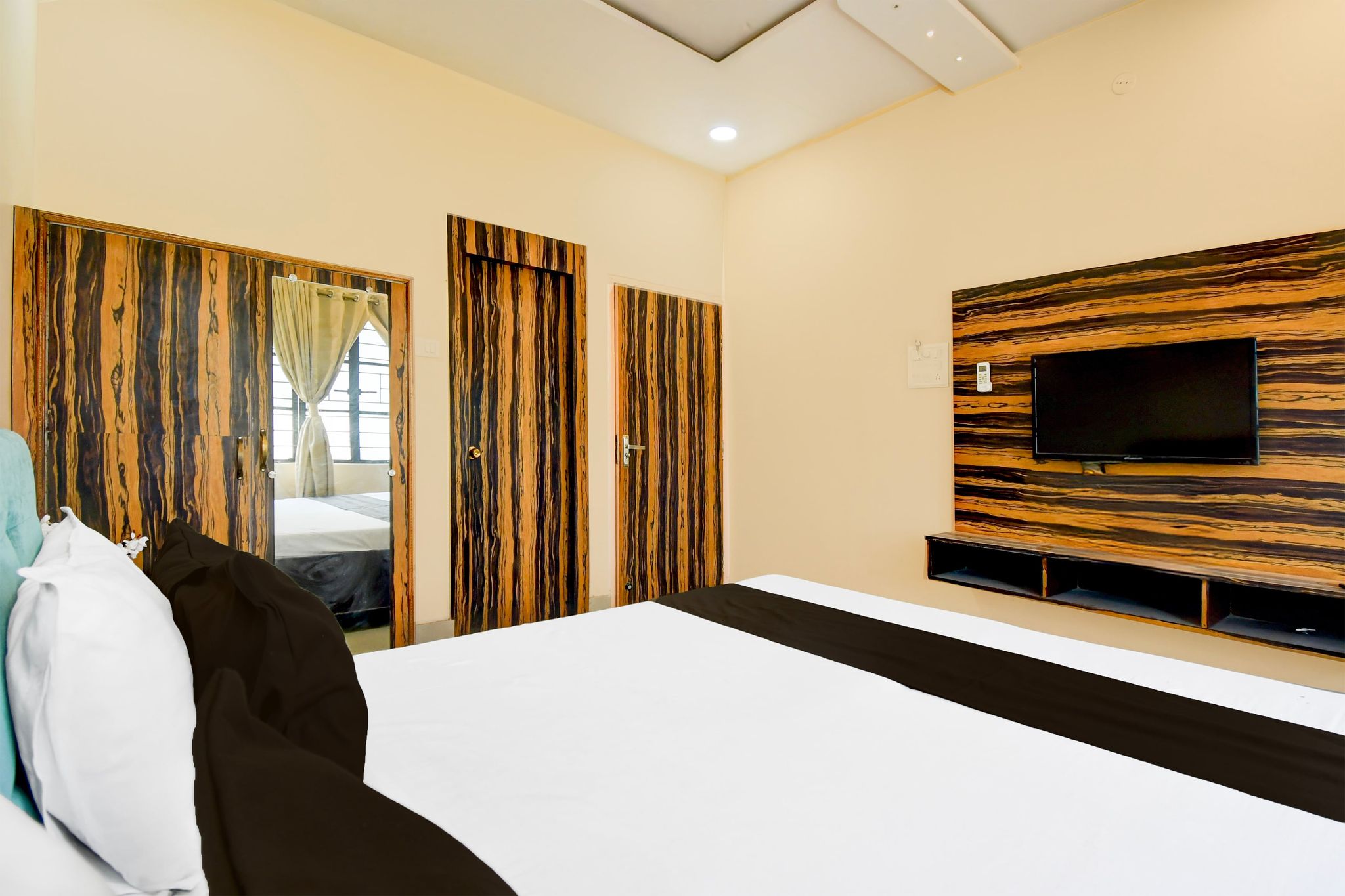 Hotel O by OYO The Grand Patliputra Classic 11