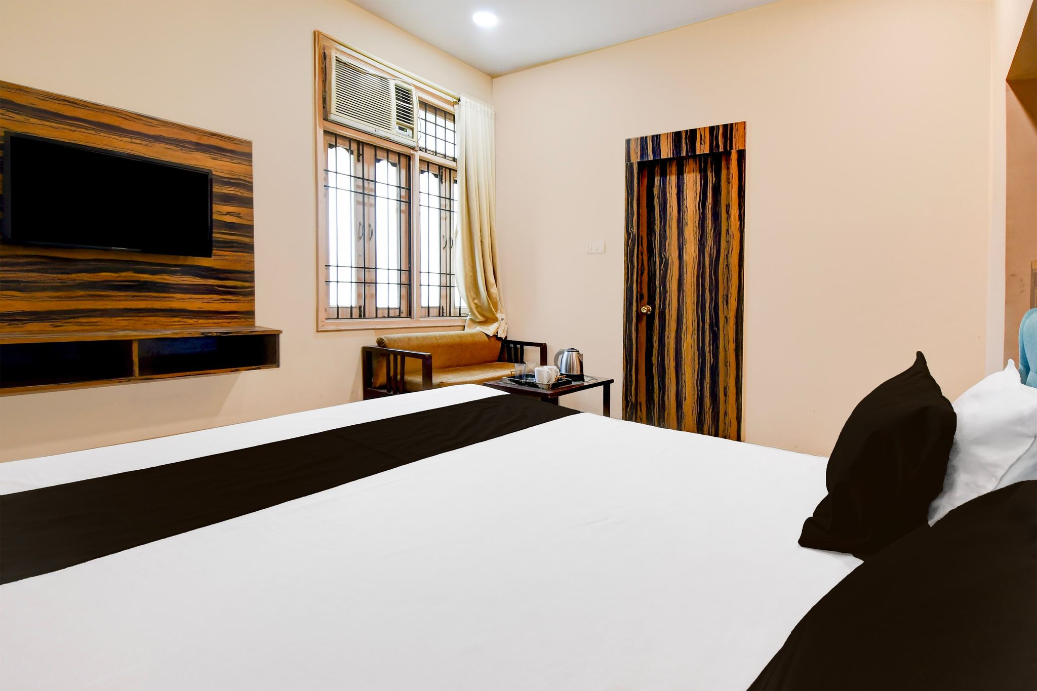 Hotel O by OYO The Grand Patliputra Classic 13