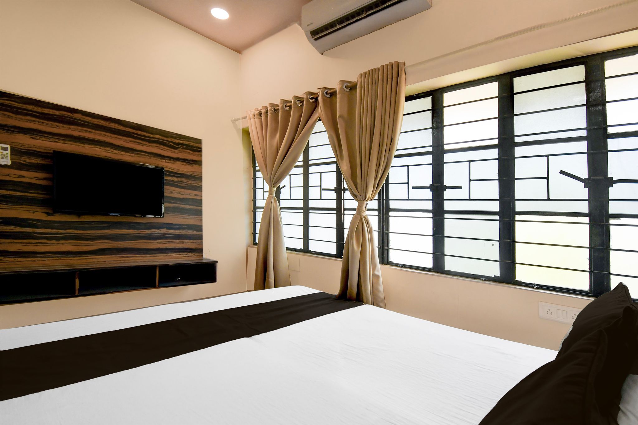 Hotel O by OYO The Grand Patliputra Classic 10