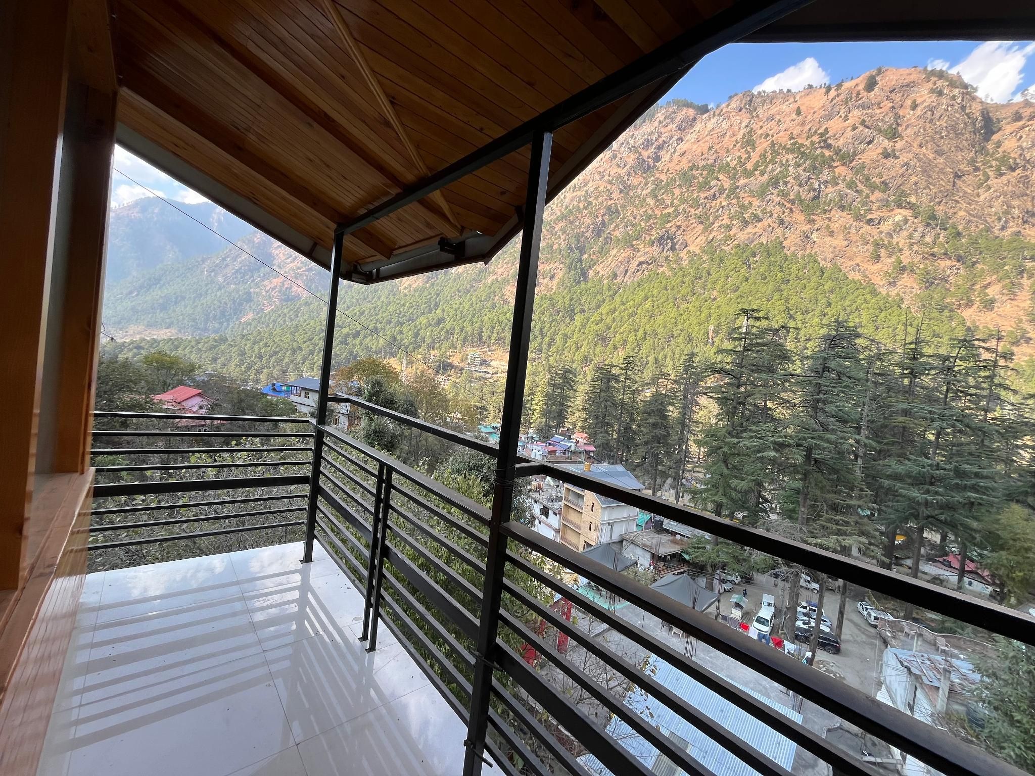 Deluxe Mountain View