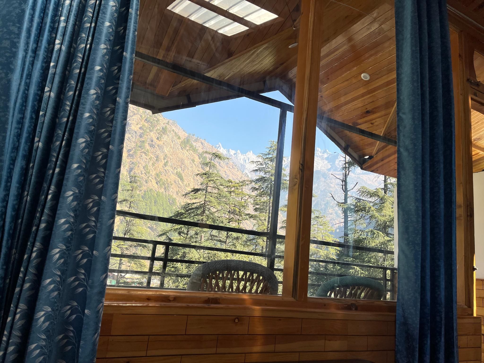 Deluxe Mountain View