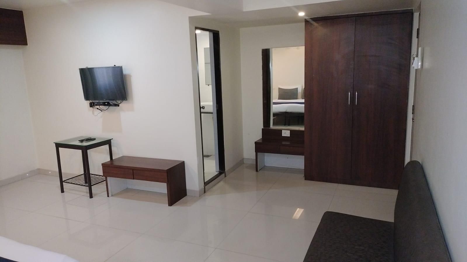 Hotel Sai Nidhi ,Airoli Mindspace  Double Room