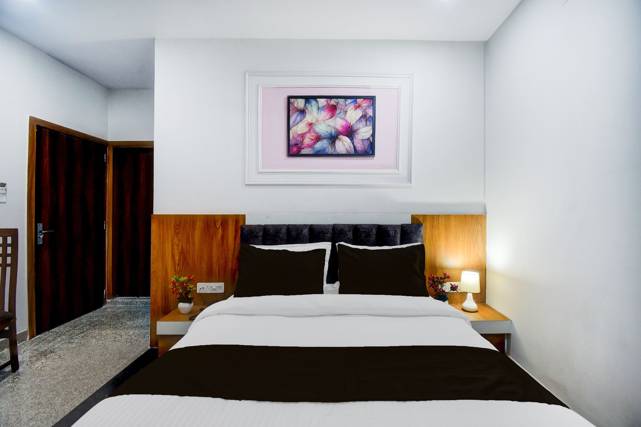 Hotel O Maruti