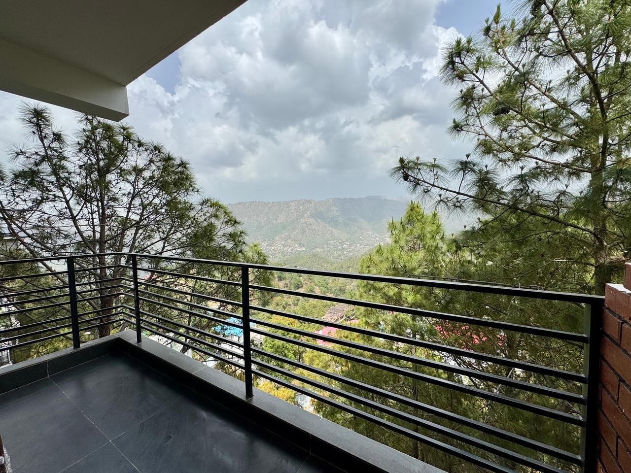 Mountain Breeze Hill Crest Kasauli 