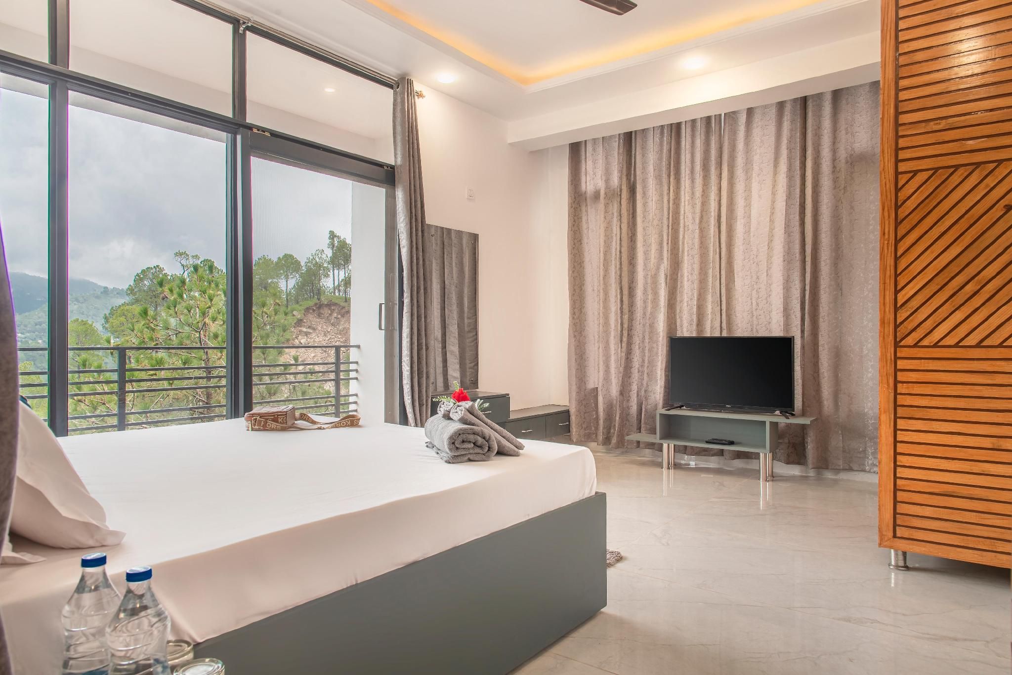 3 Bedroom Apartment with Sit-Out and Balcony