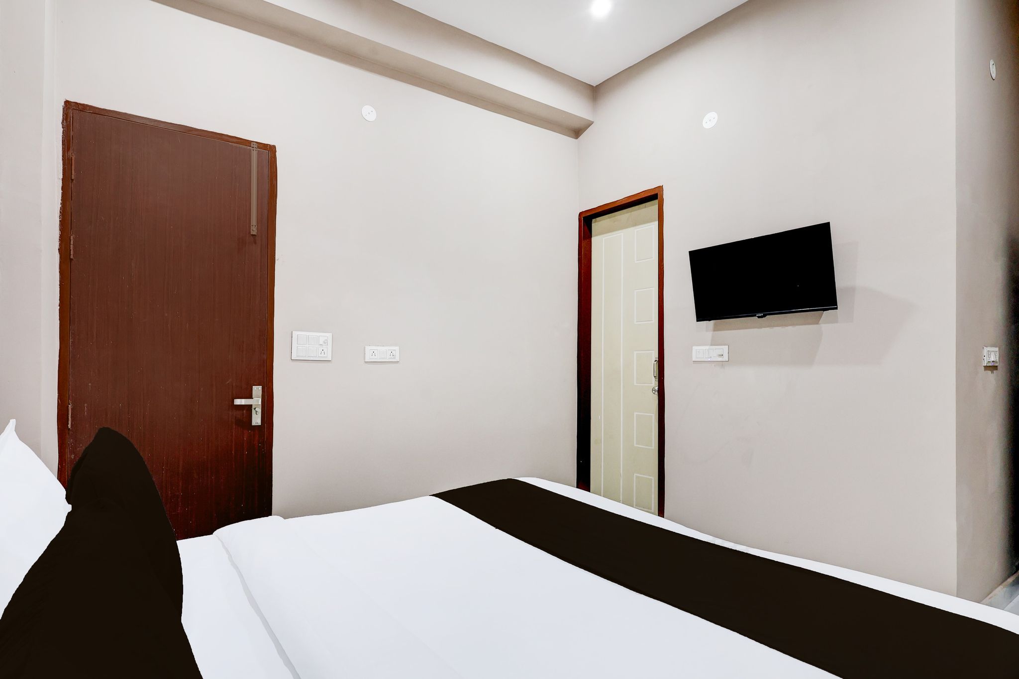 Super Collection O Sector 33 Gurgaon CLASSIC 16