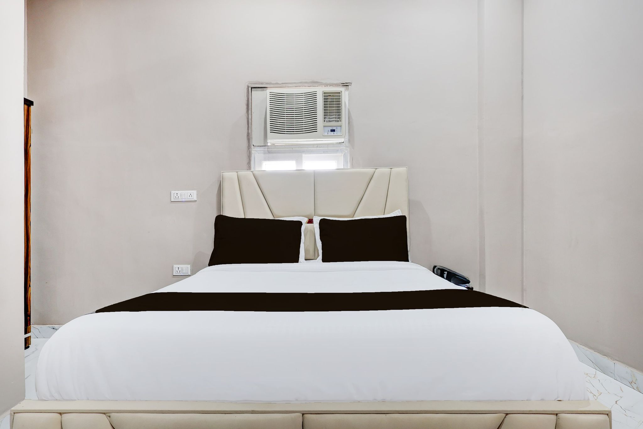 Super Collection O Sector 33 Gurgaon CLASSIC 12