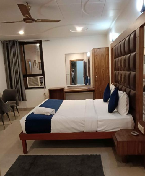 Emerald Suites 3BHK Madhapur Apartment