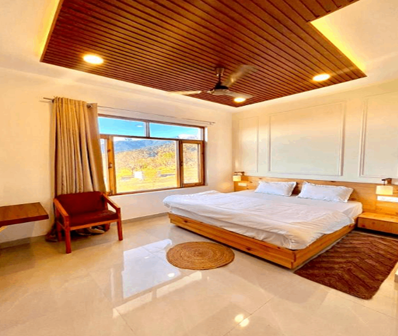 TLO - The Life Outdoor, Bir Queen Room 2