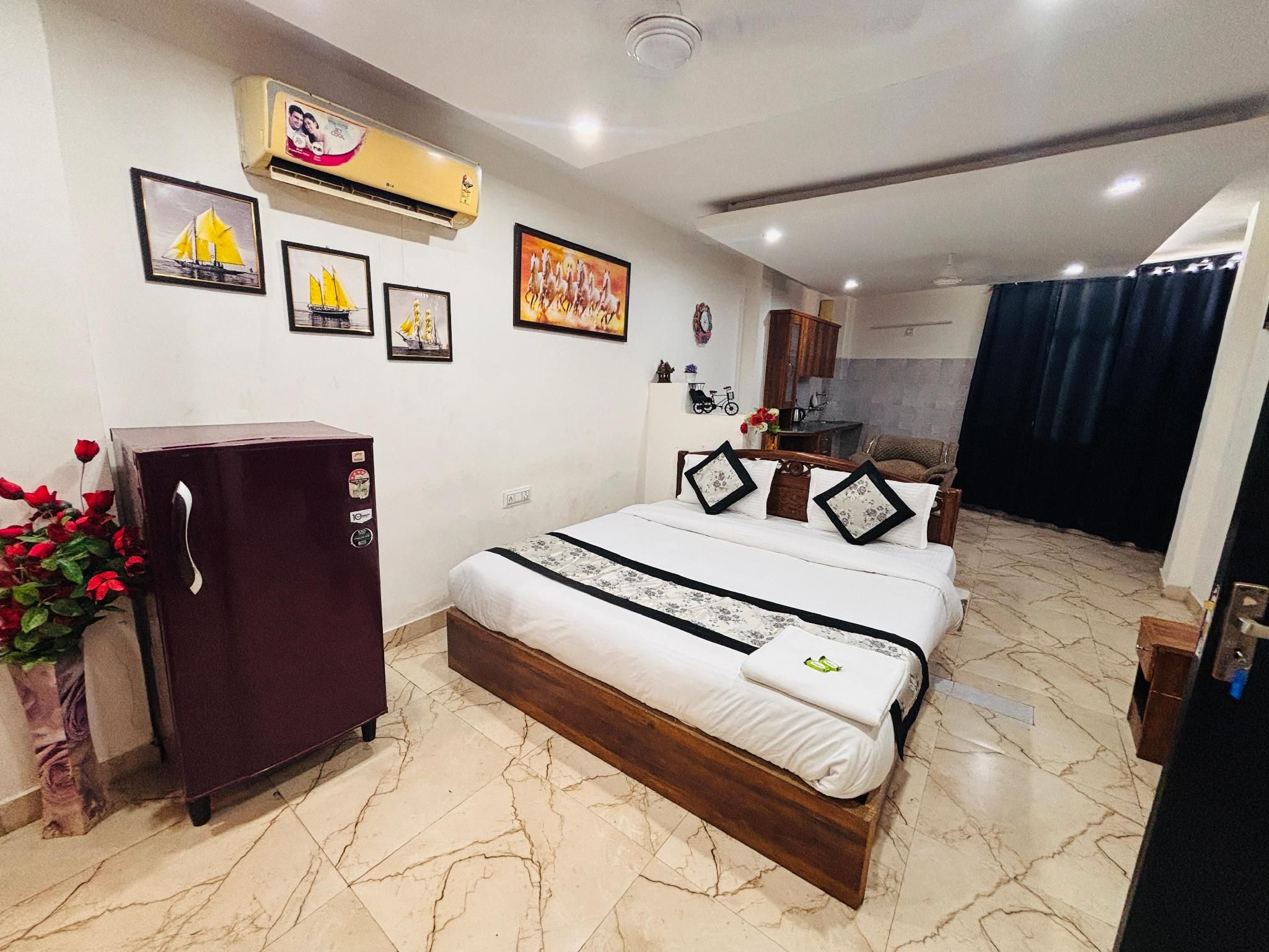 Deluxe Double Room (2 Adults + 1 Child)