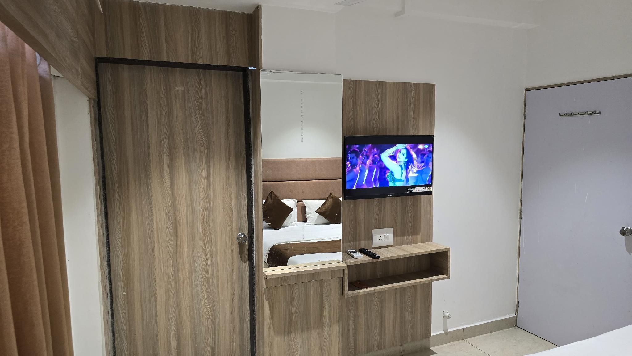 Gokul Guest House Double Bed - AC Room 3