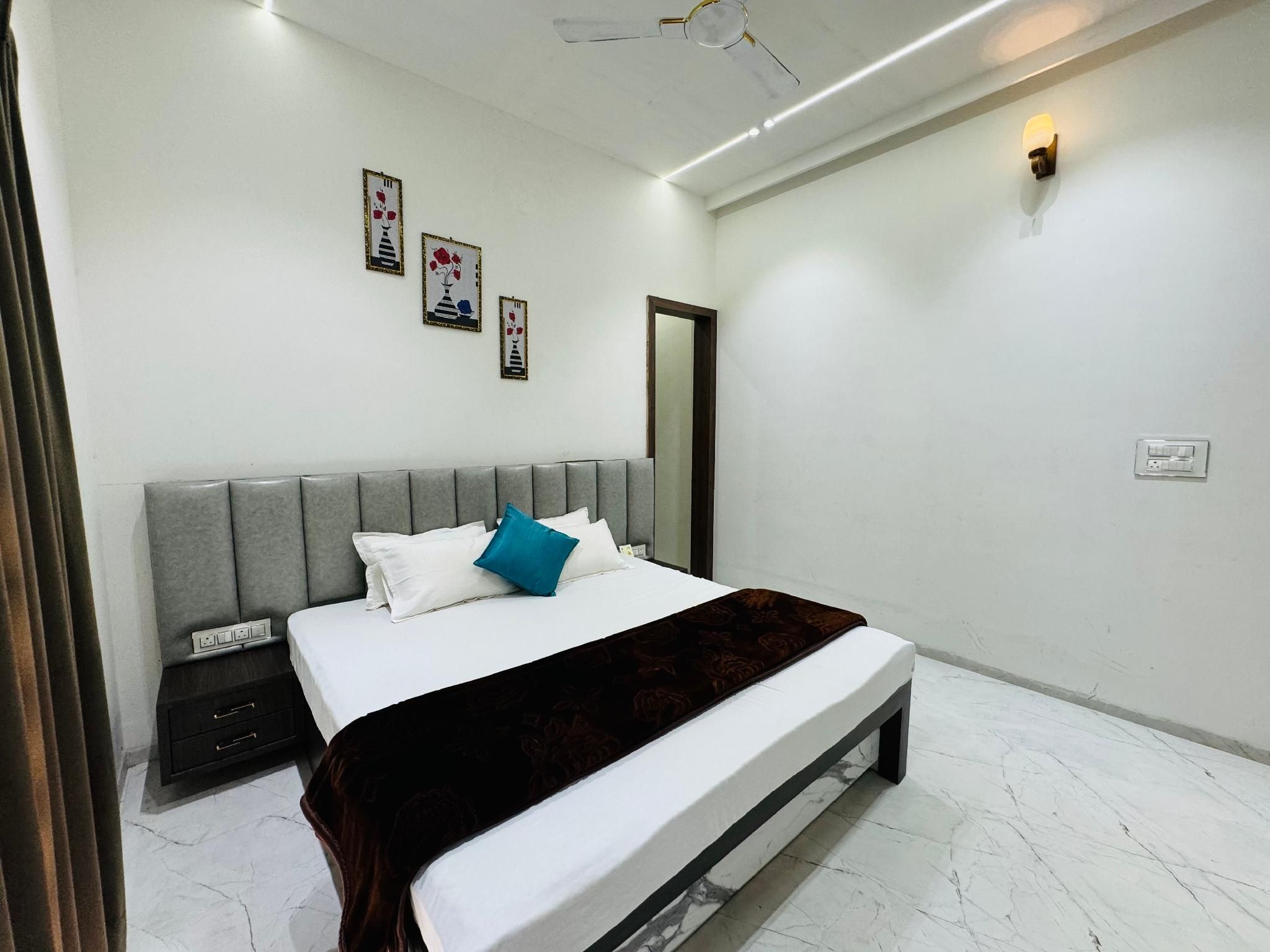 KRISHNA HOME STAY Standard Room