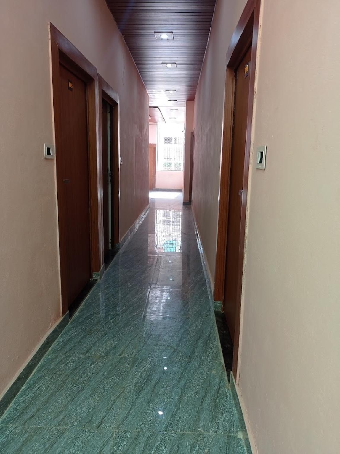 Hotel Saraswati Atithi Bhawan Vrindavan