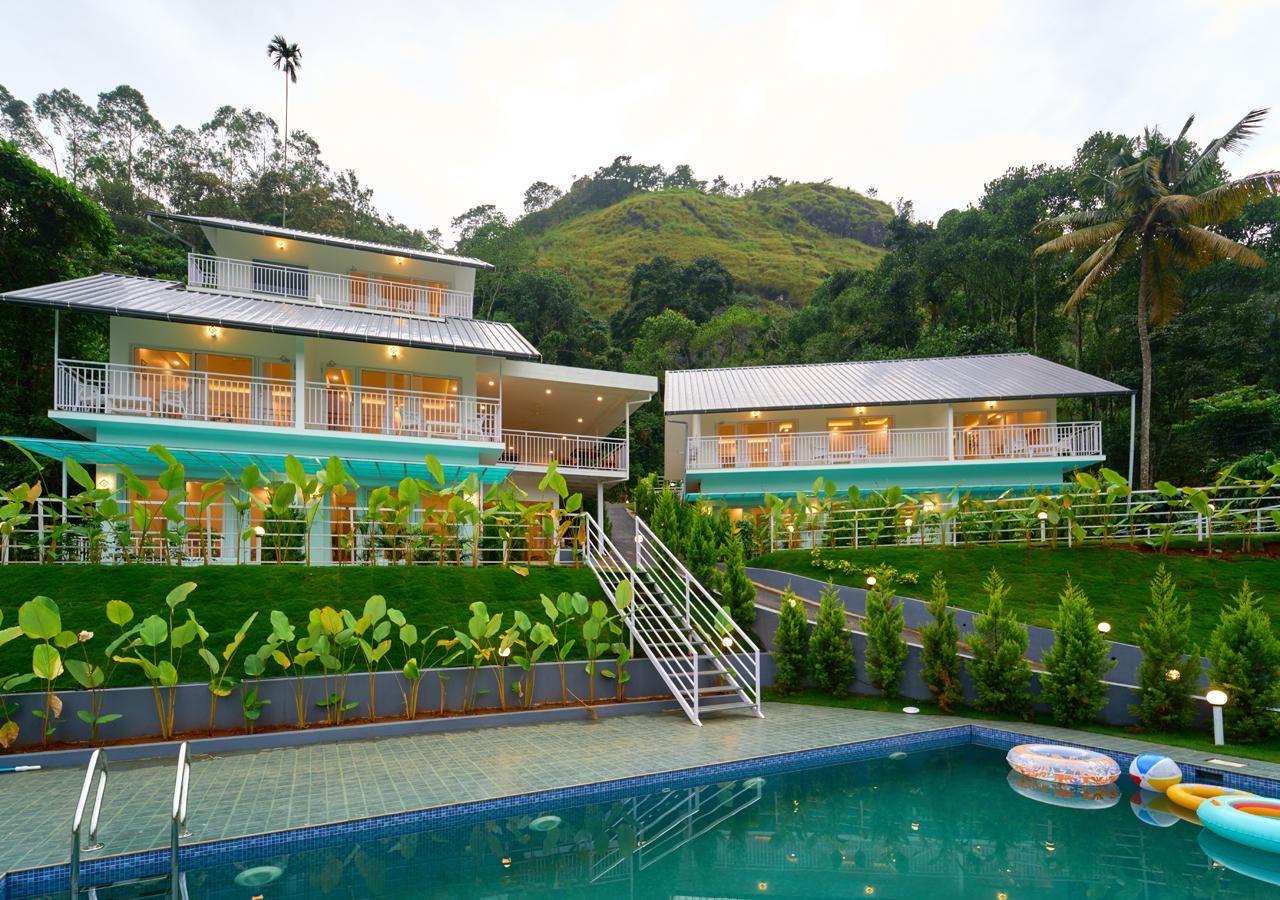 Swimming pool [outdoor]