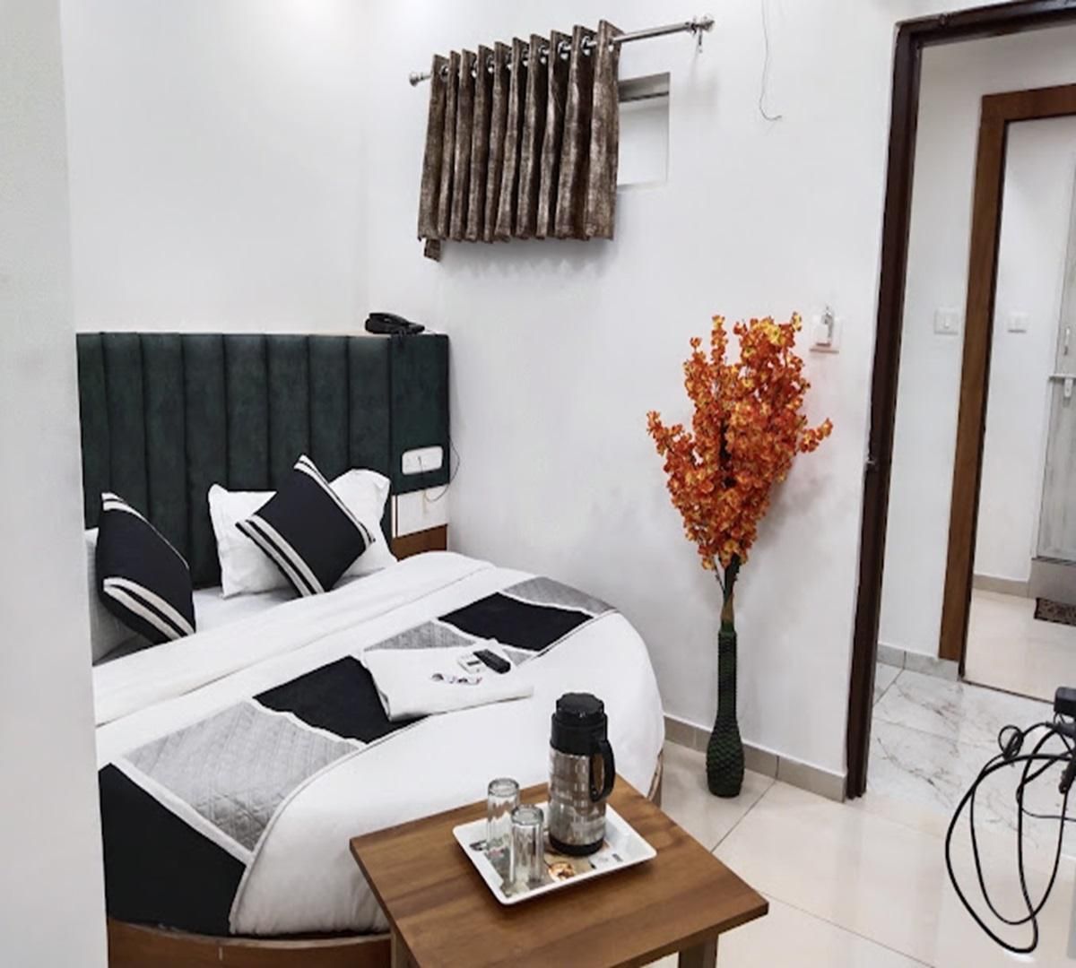 Hotel Galaxy Inn Deluxe Non- Air Conditioning Room 3