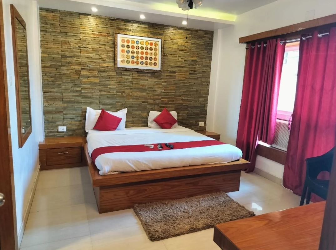 Goroomgo Santosh residency Puri
