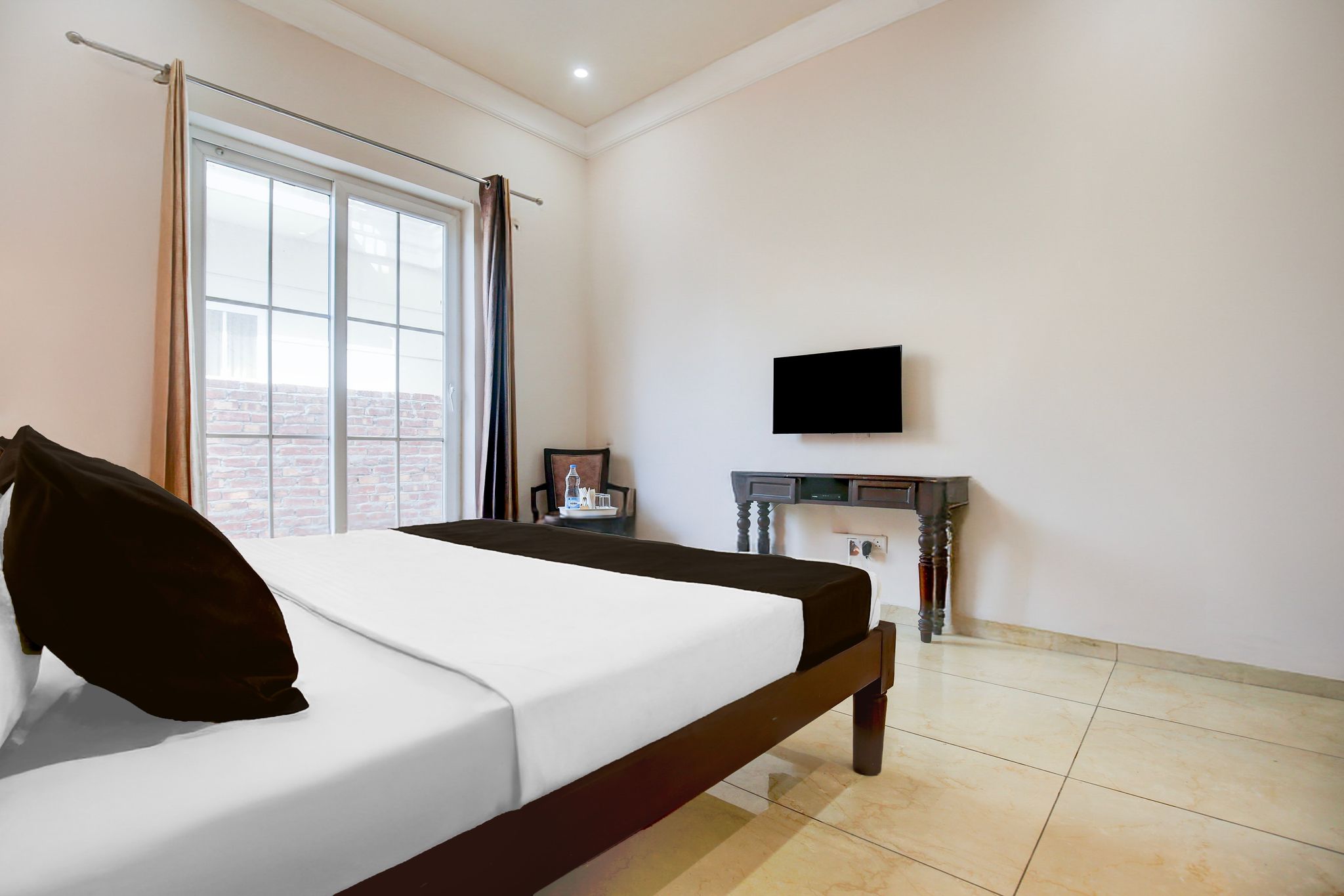 Hotel O JK VILLA Classic 12