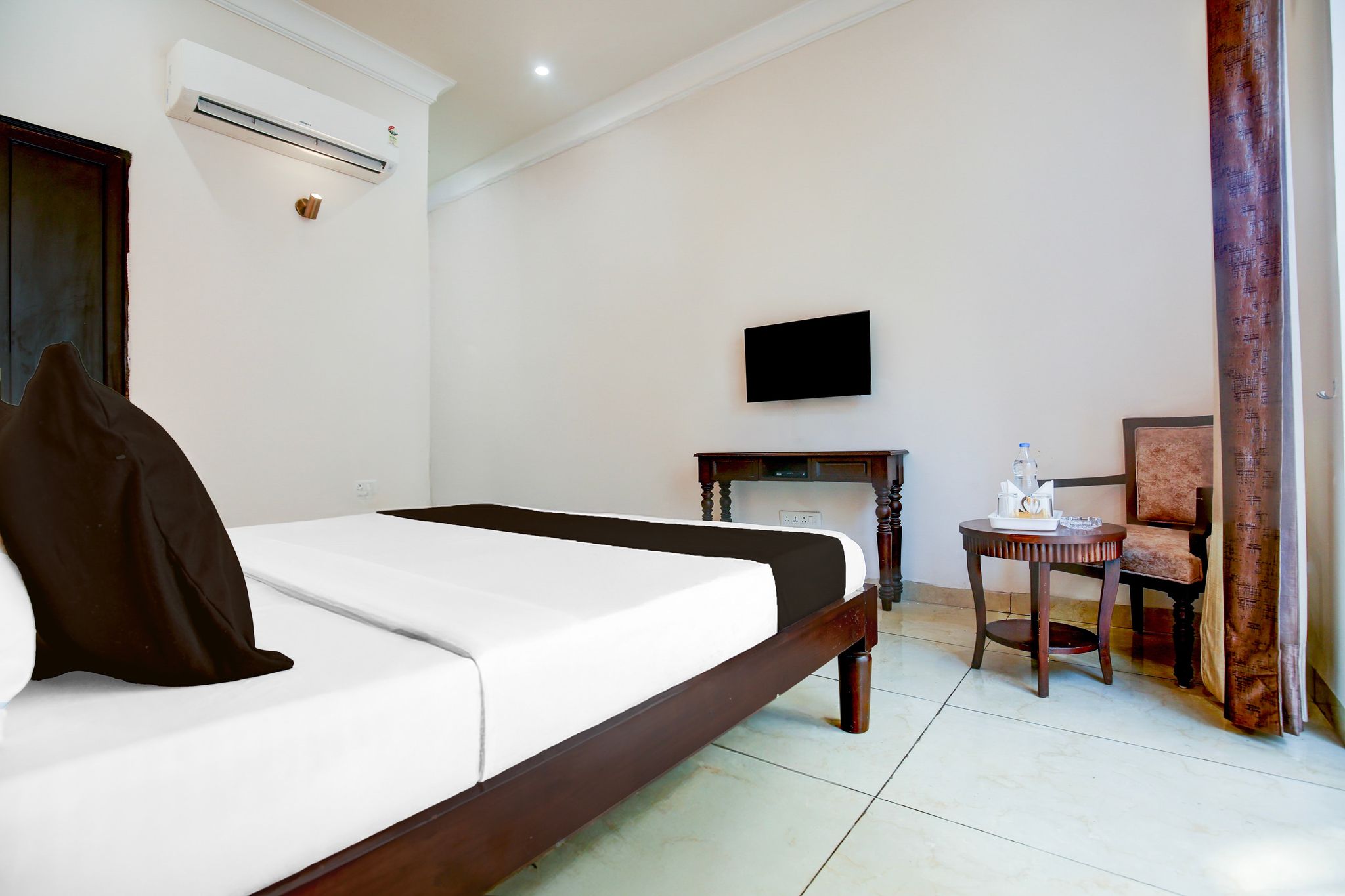 Hotel O JK VILLA Classic 8