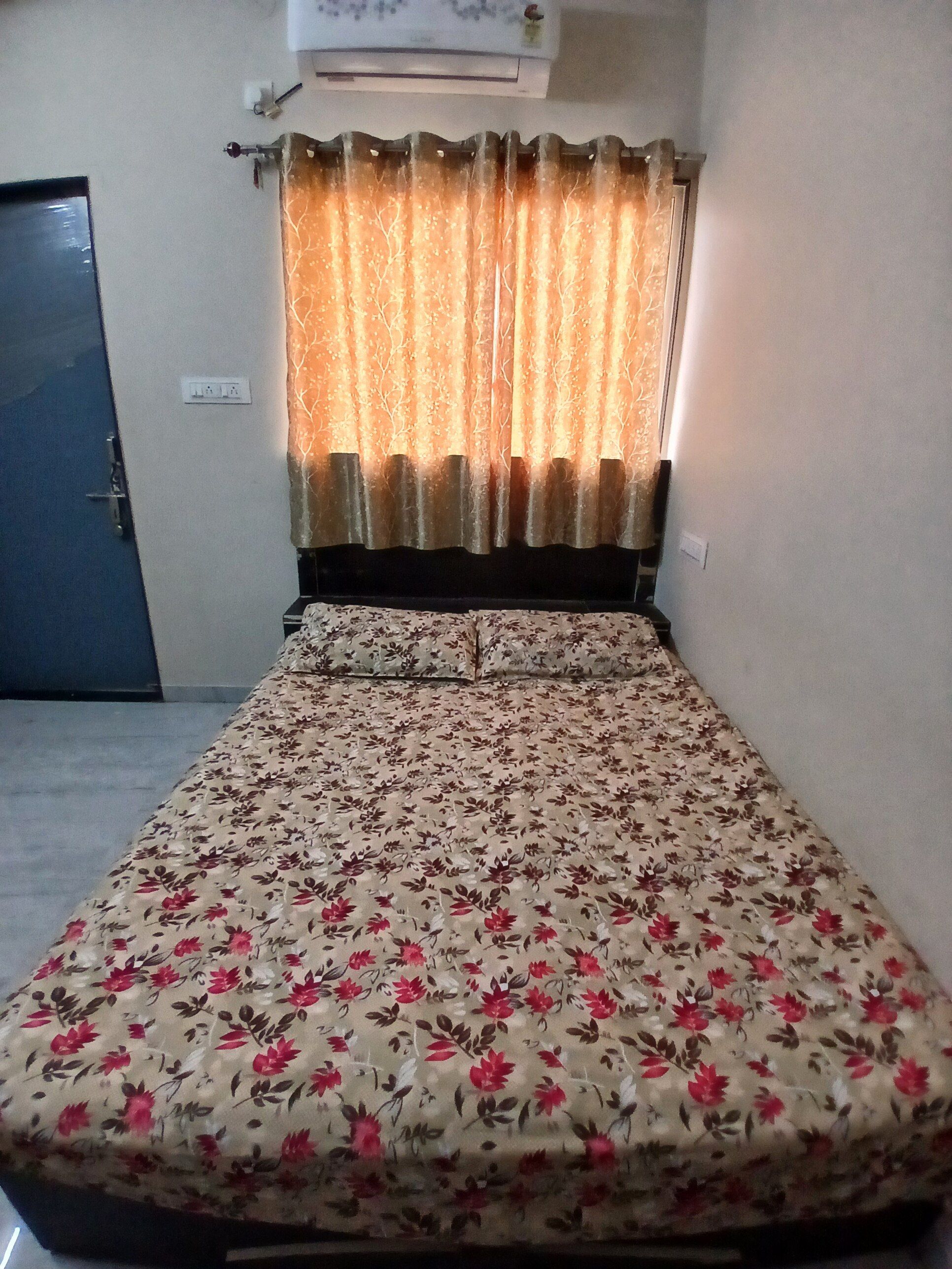 Krishna Guest house Deluxe Triple Room 6