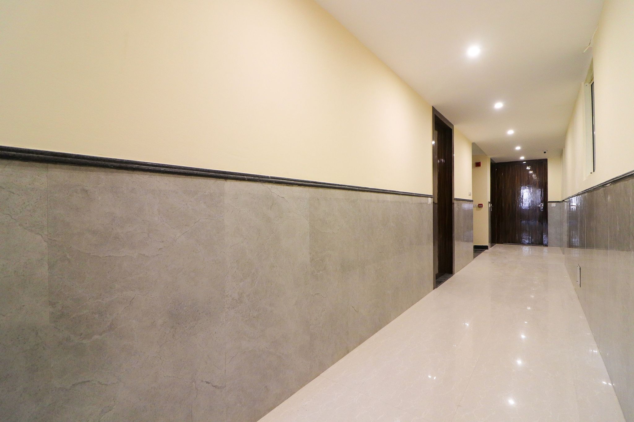 Side Image 2