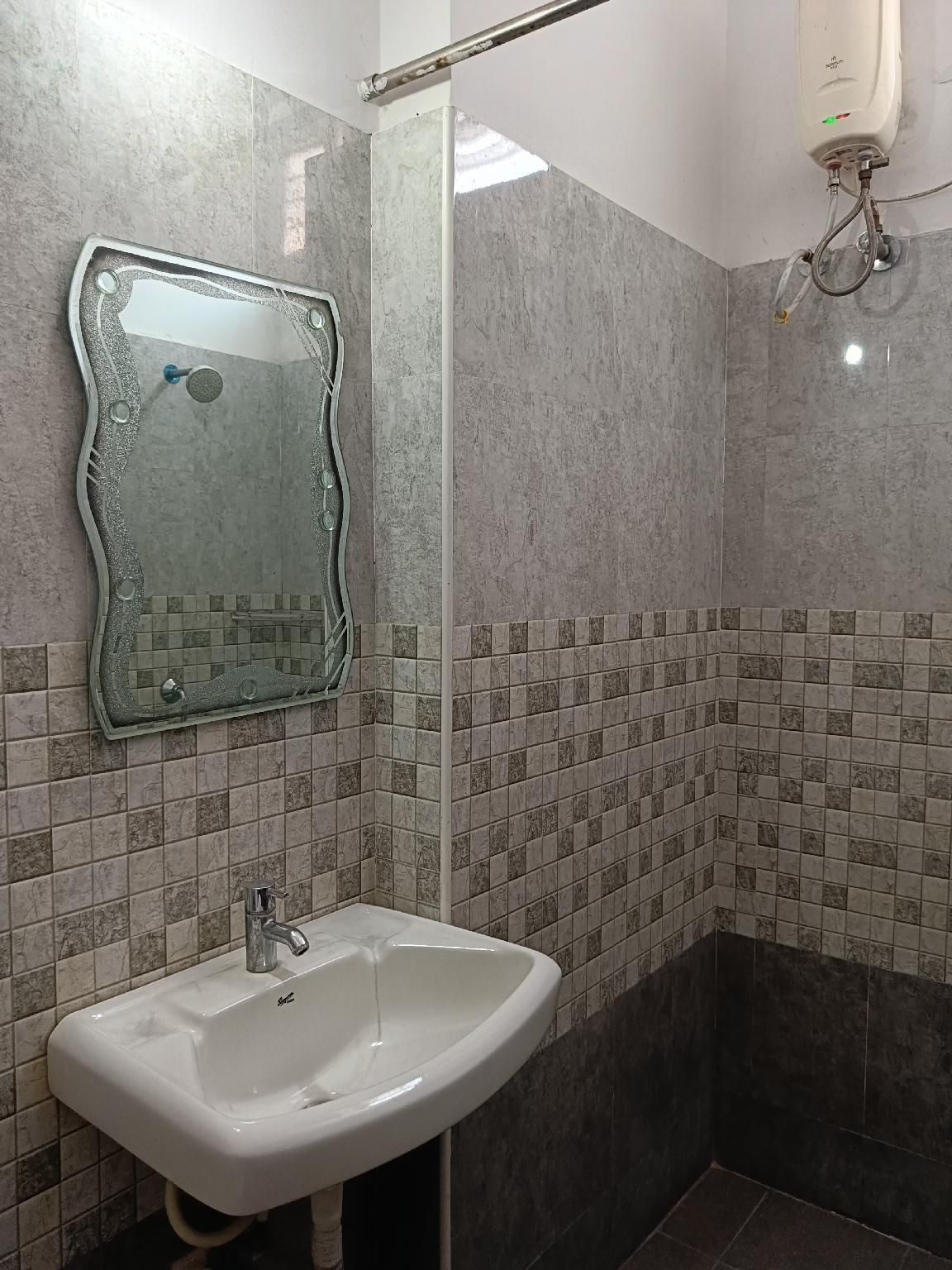 Hitech Shiparamam Guest House King Room with Balcony