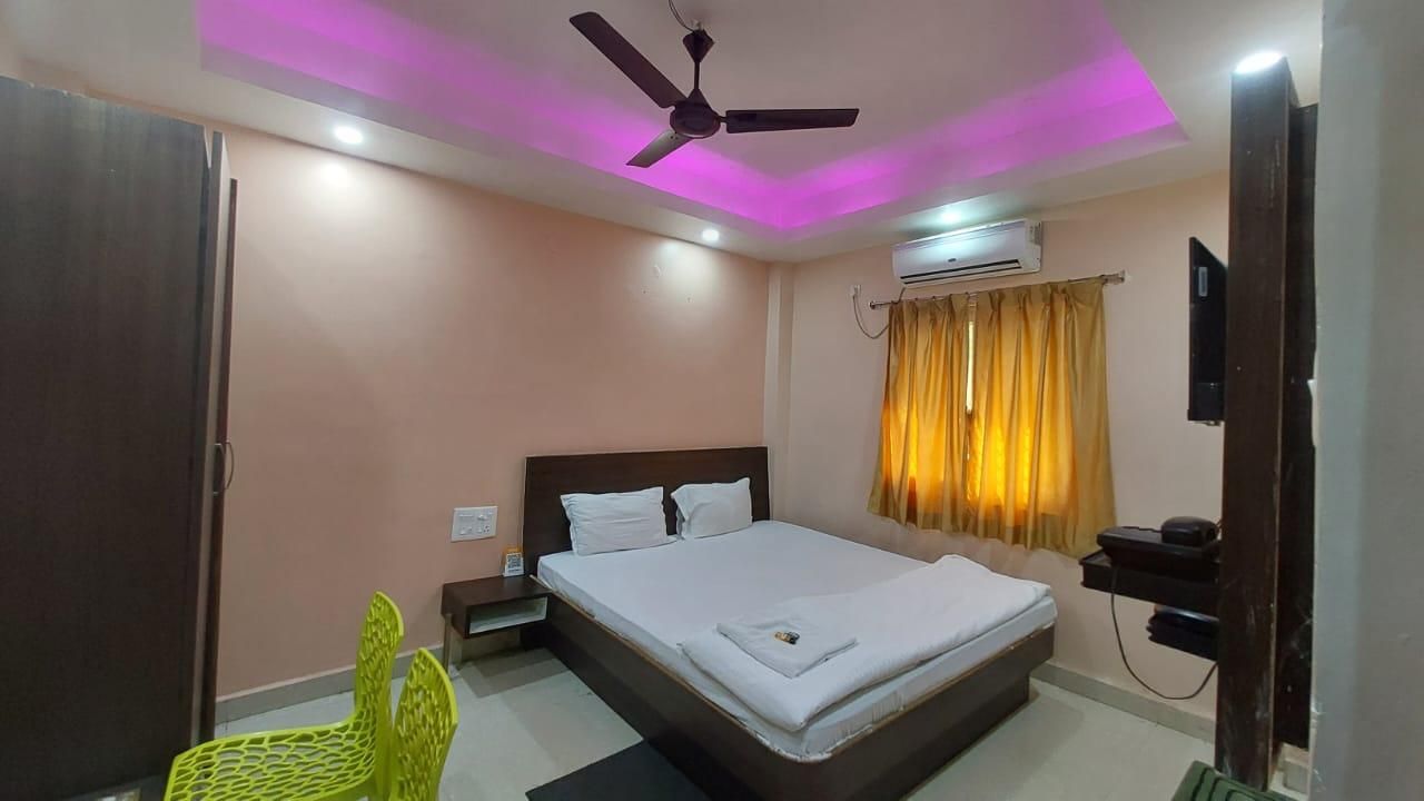 Deluxe AC Room