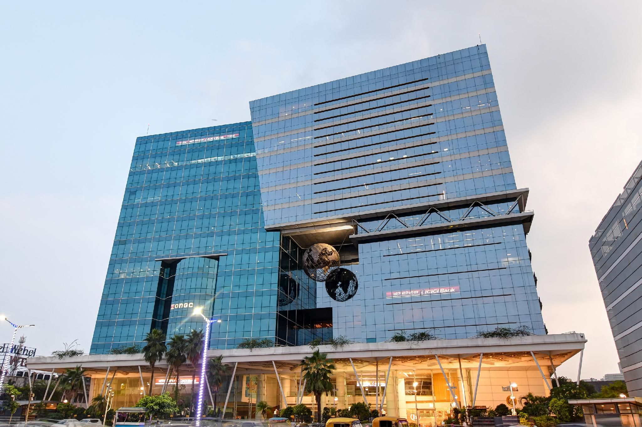 Manner Residency Opposite Technopolis