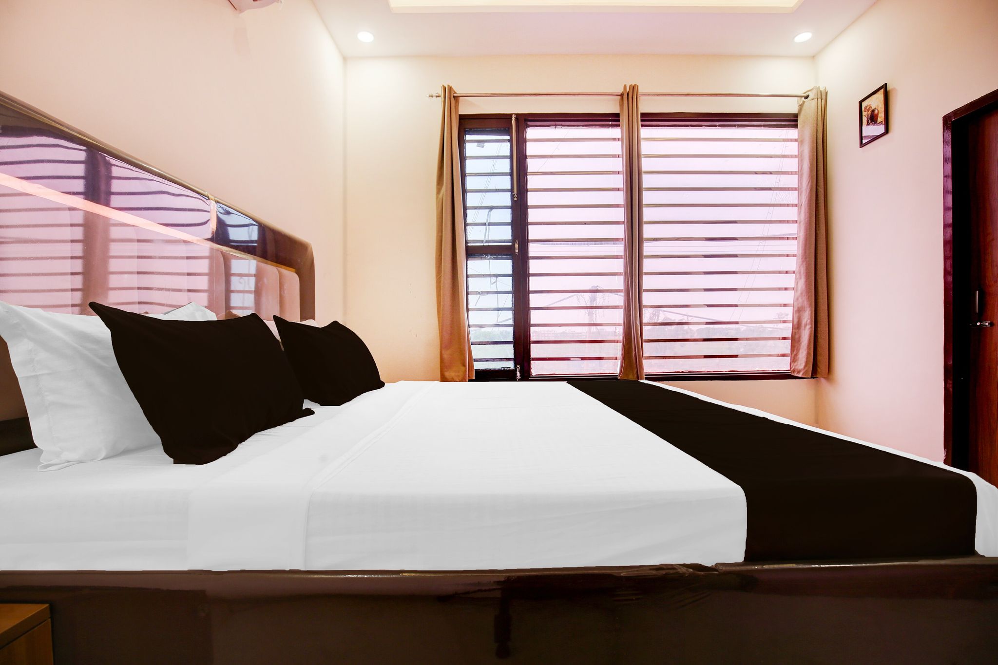 Hotel O by OYO Sunraj Stay Classic 13