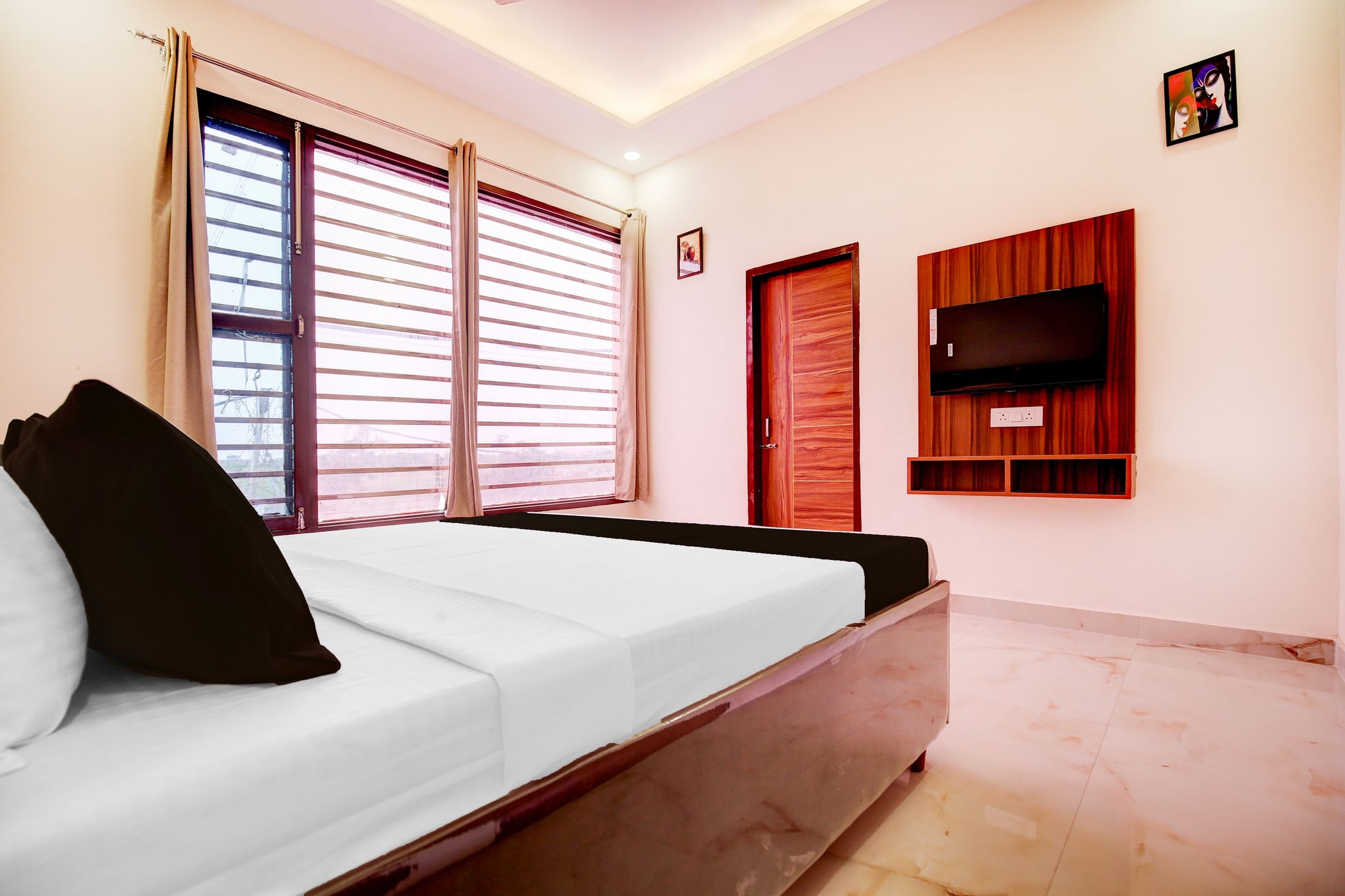 Hotel O by OYO Sunraj Stay Classic 12