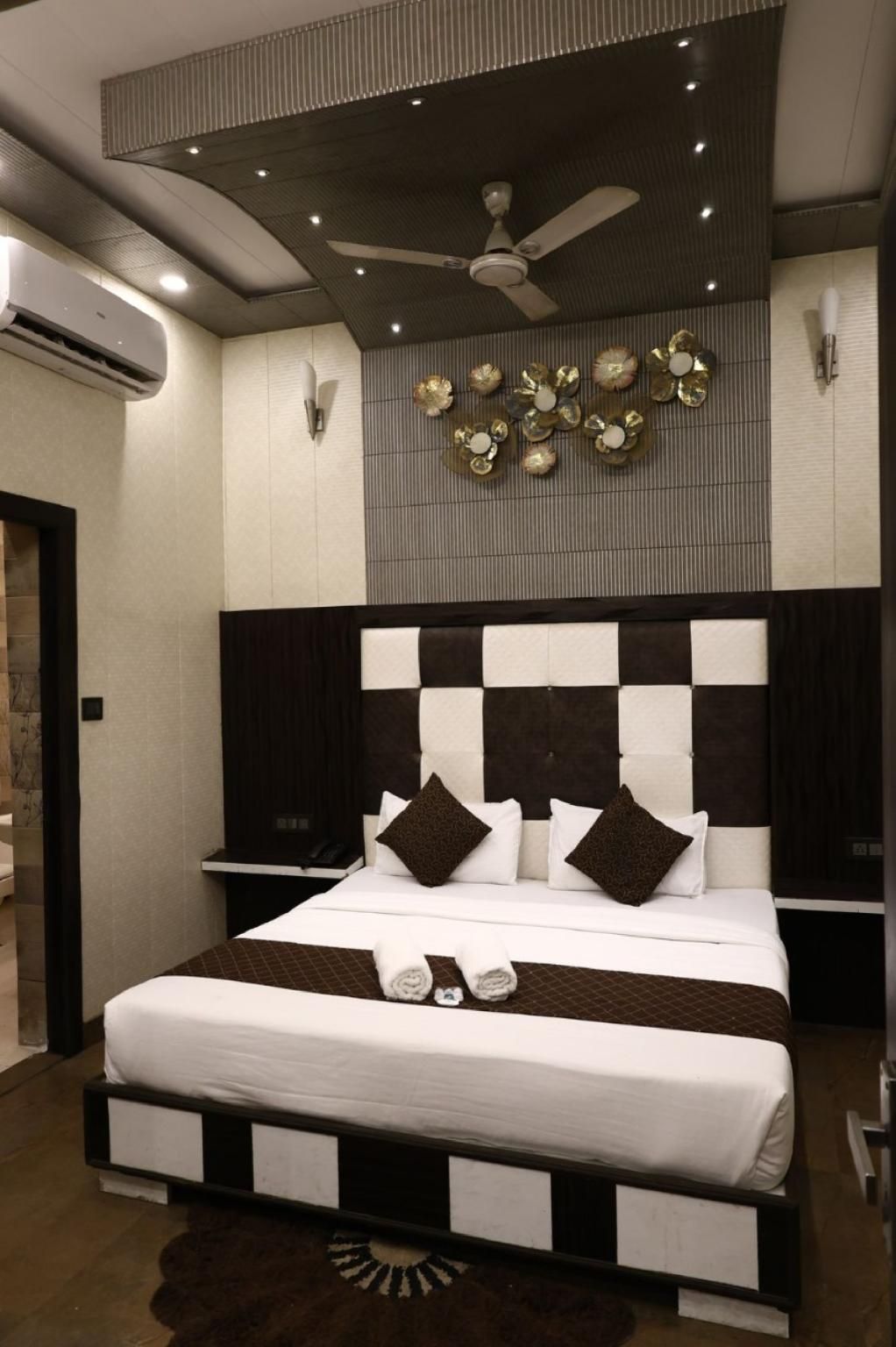 Deluxe Air Conditioning Room