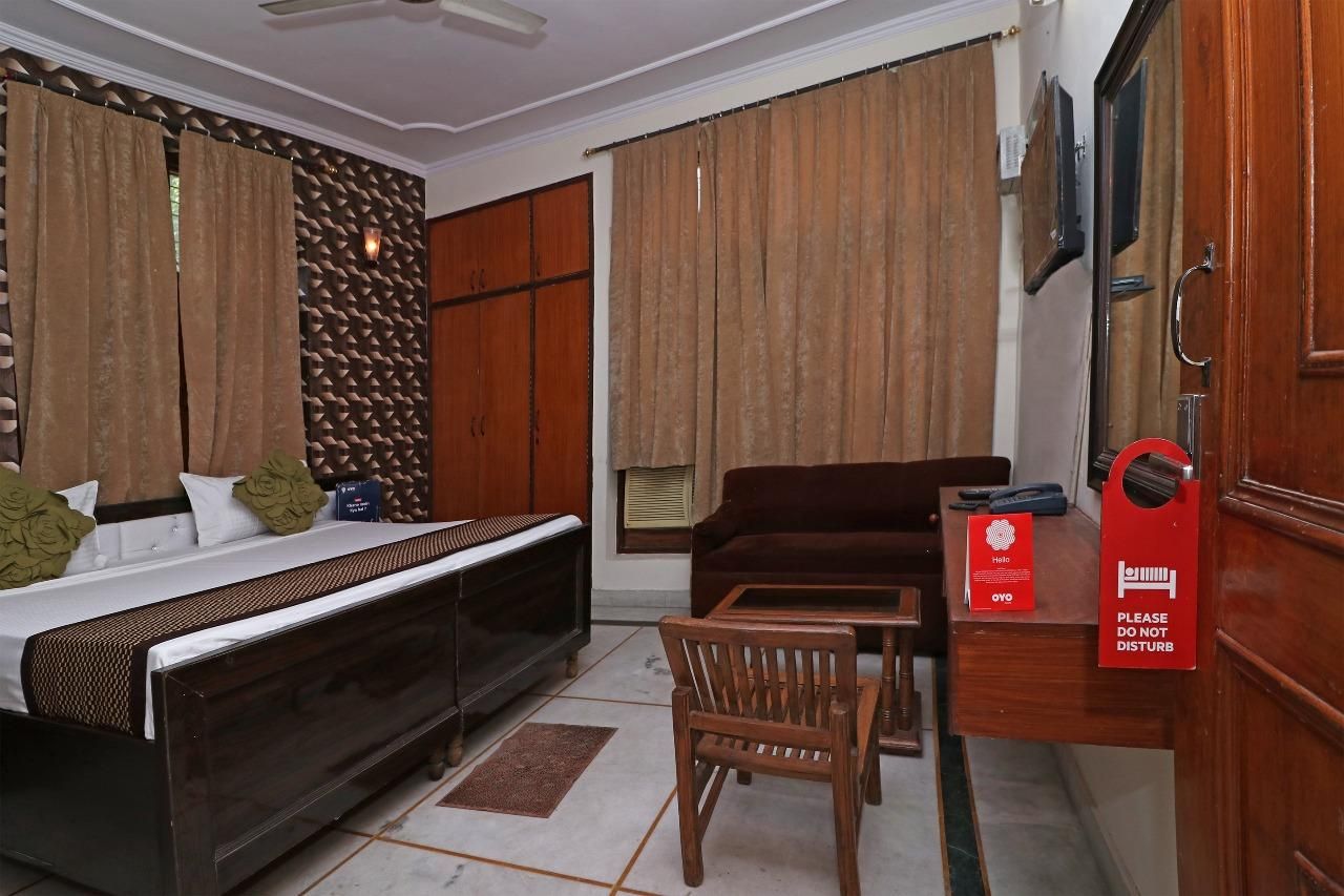 Hari Villa Residency @ Noida Indoor Stadium Deluxe Room 2