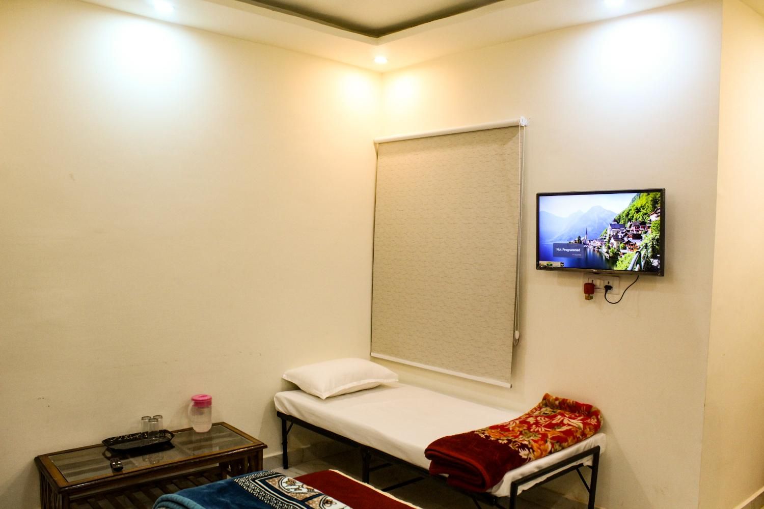 Family 4 Pax with Window, 1 King and 2 Single