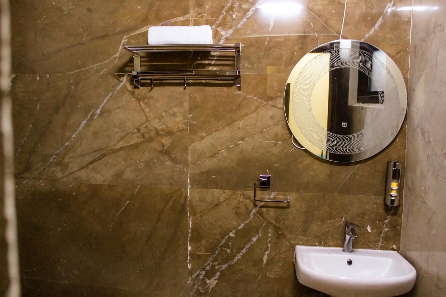 Family 4 Pax with Window, 1 King and 2 Single