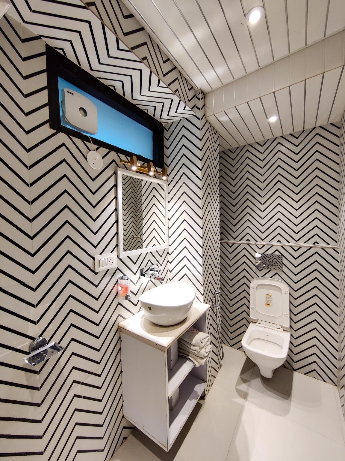 Hotel Prashant Mall road Shimla Super Deluxe Double Room 2