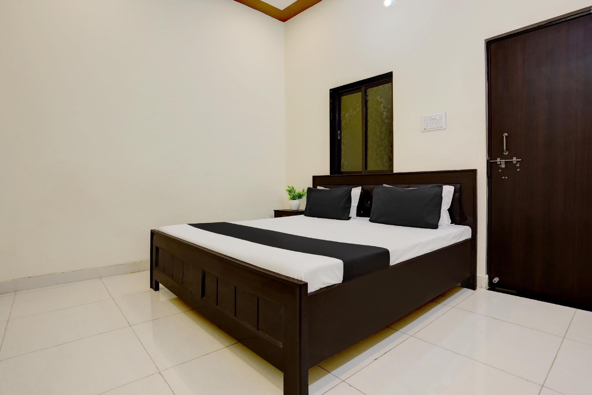 Hotel O Yatharth Inn Paying Guest House Classic 2