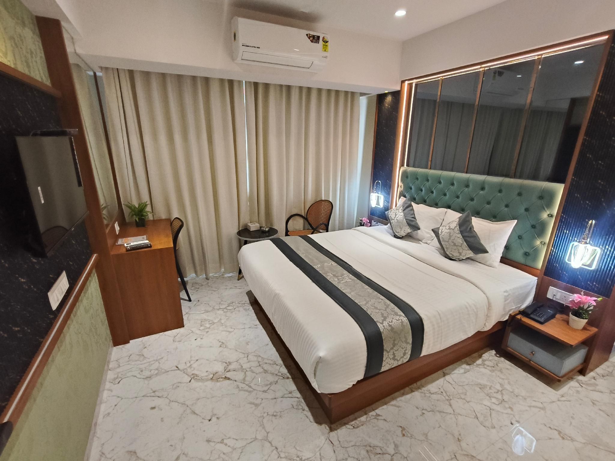 Deluxe AC Room