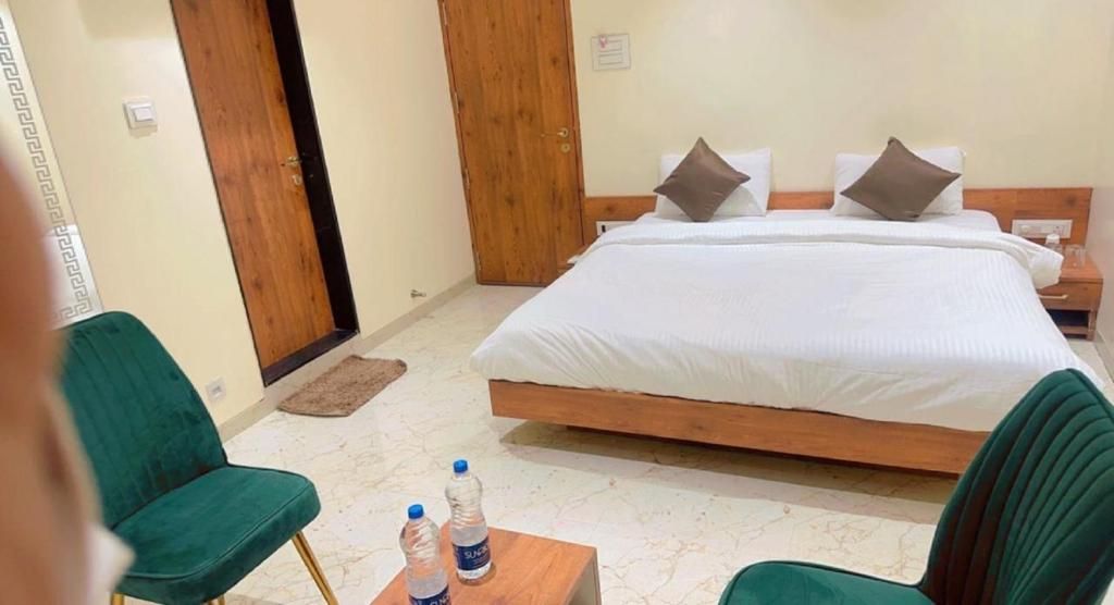 Hotel Apex & Lodging, Akkalkot Premium Twin Room 5