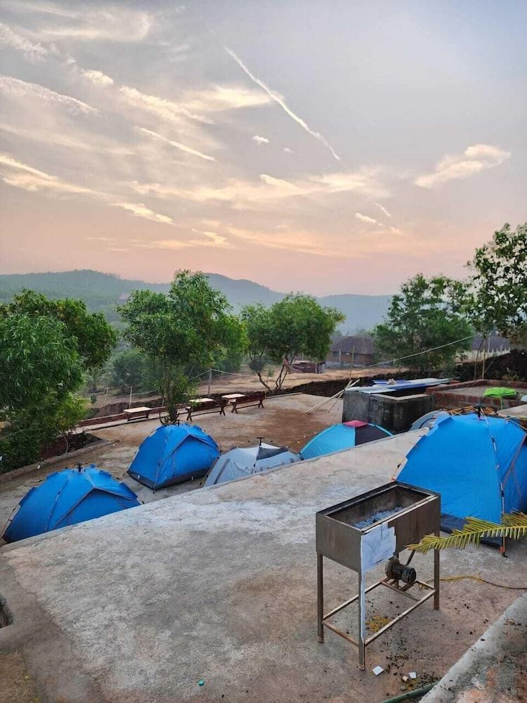 Aaroha Hill Top Deluxe Tent