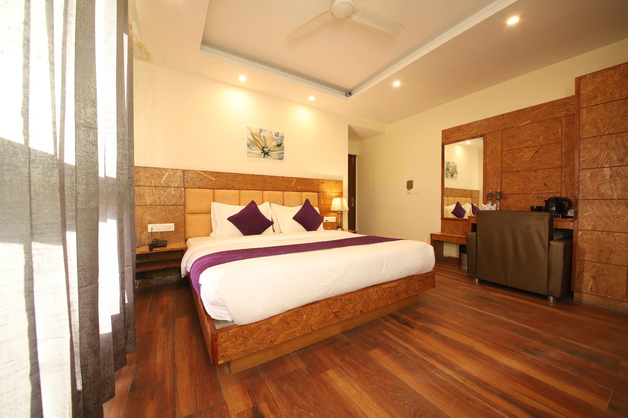 Perfectstayz Valley Vista 5 min walk to Mall road Deluxe Double or Twin