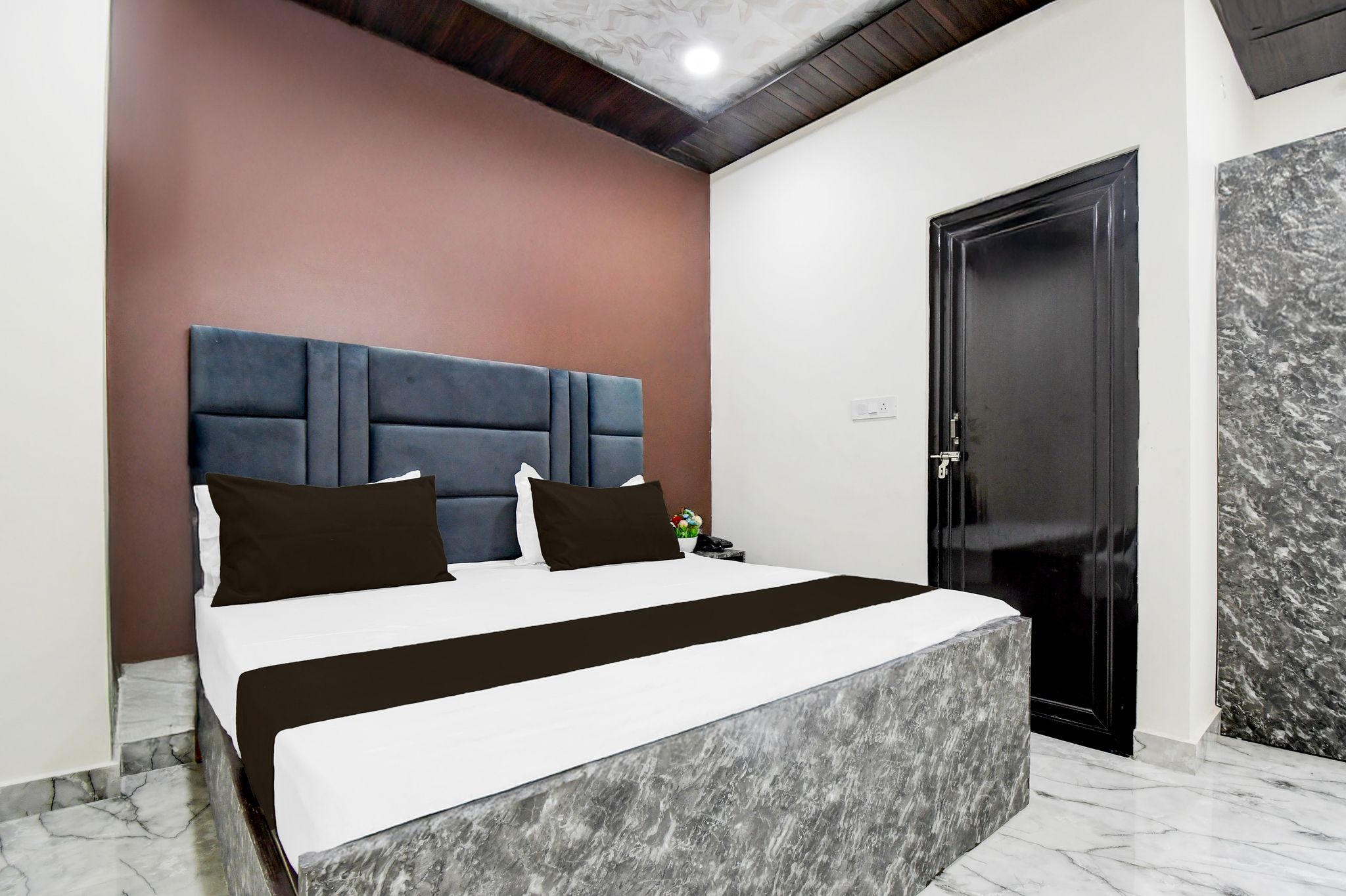 Hotel O by OYO EVER GREEN CLARKS INN Classic 8