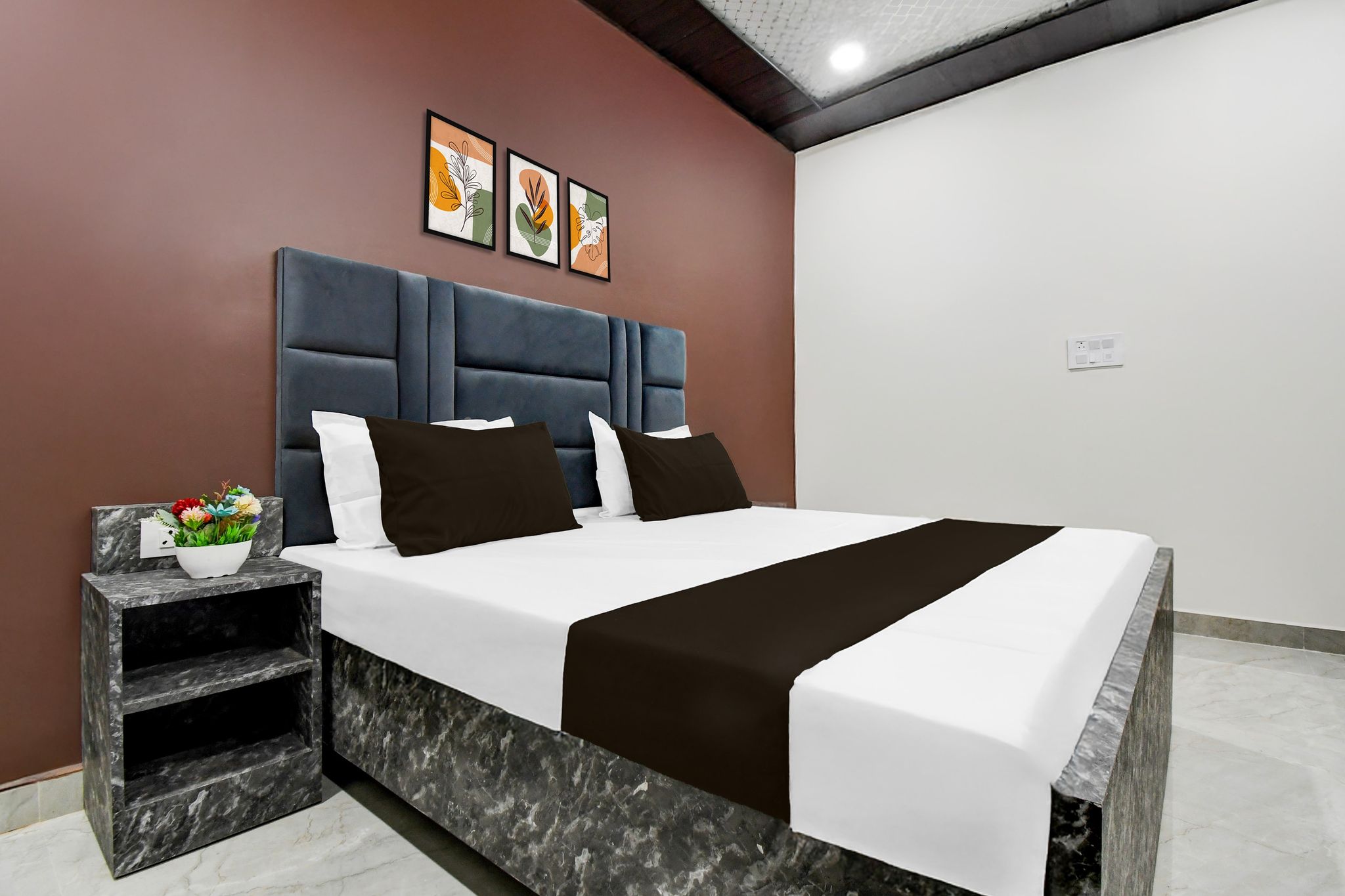 Hotel O by OYO EVER GREEN CLARKS INN Classic 4