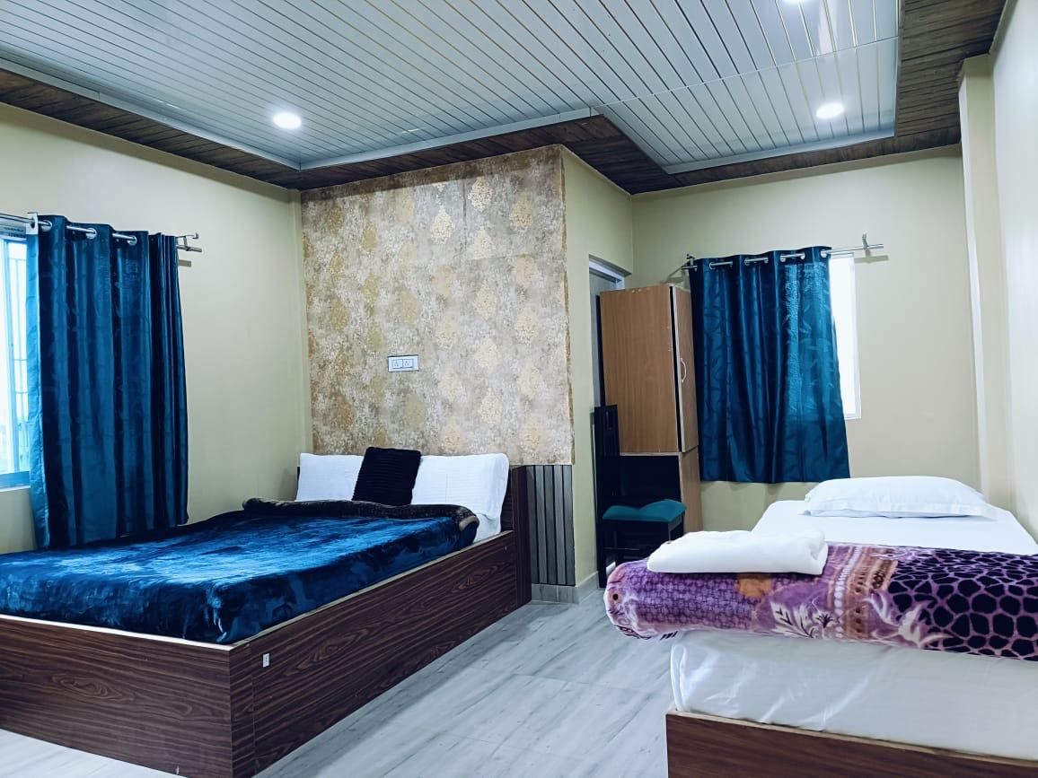 Hilsan Residency and Hotel Triple - 1 Queen 1 Single