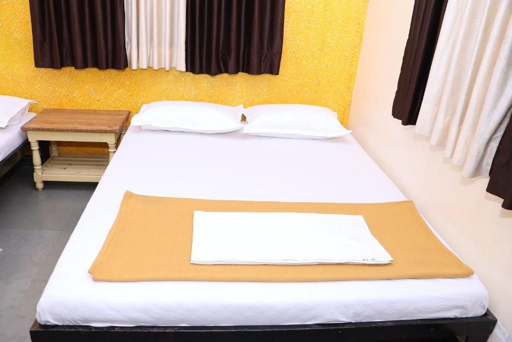 Family Room with Fan