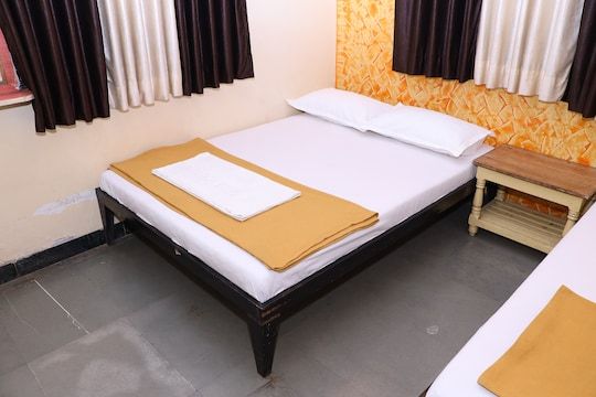 Family Room with Fan