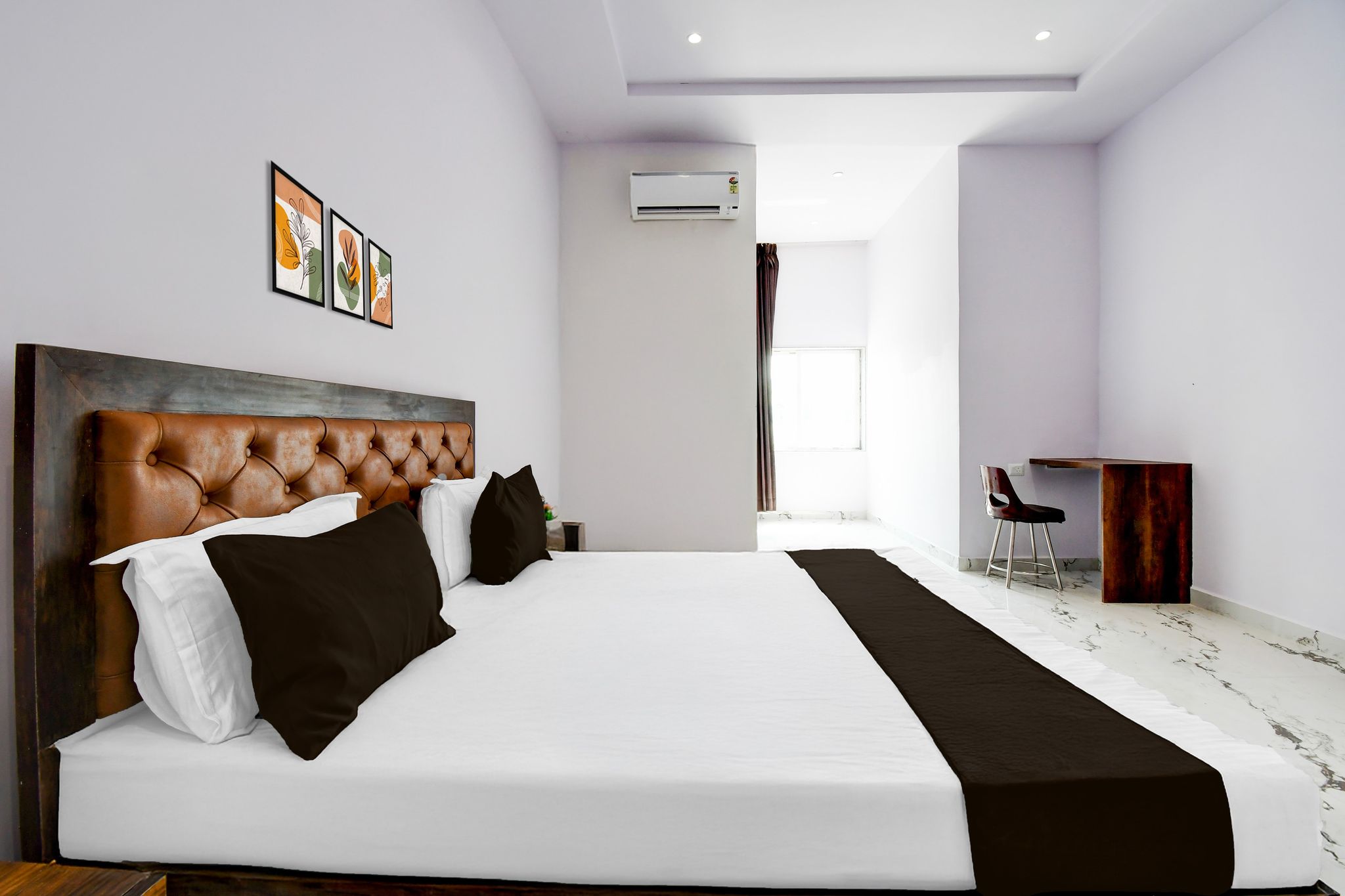 Hotel O S.S Continental Classic 12