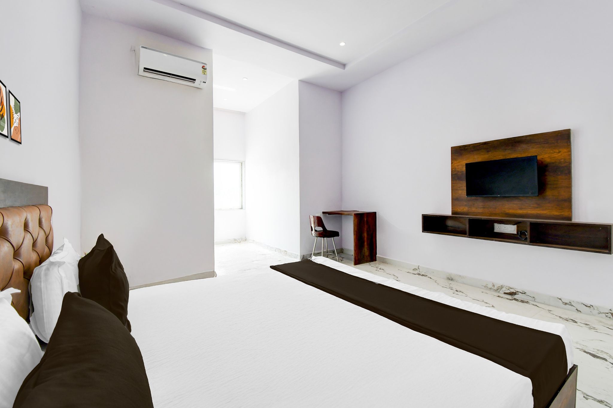 Hotel O S.S Continental Classic 9