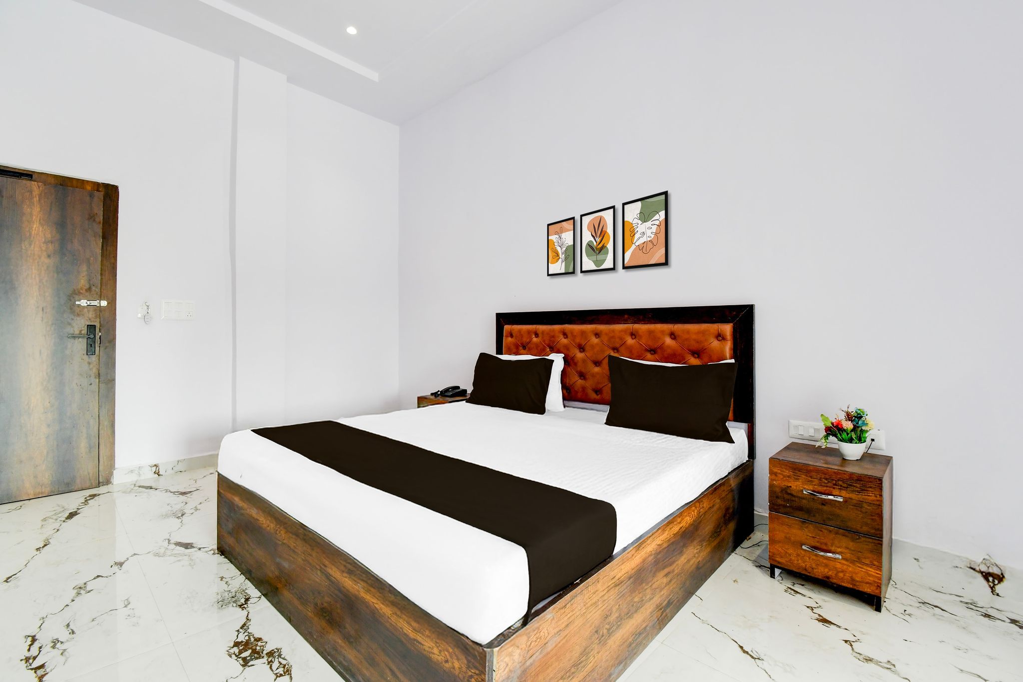 Hotel O S.S Continental Classic 5