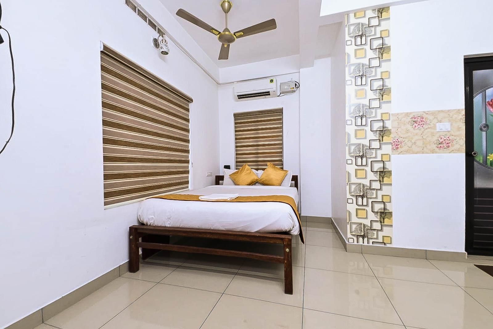 Deluxe Room with Living Room